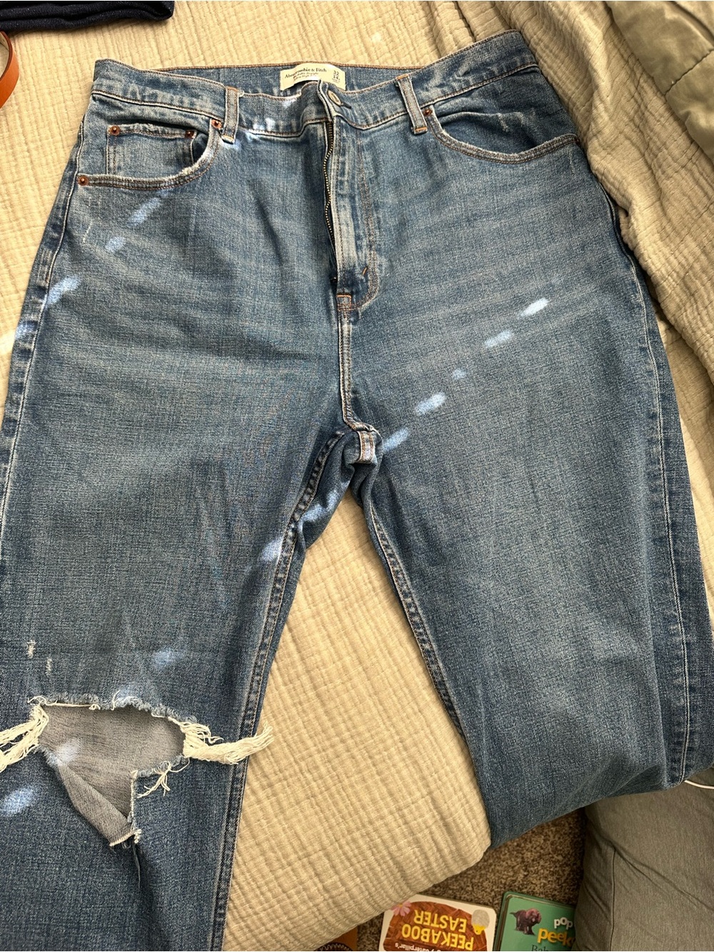 Women’s Abercrombie and Fitch Jeans - Distressed straight leg